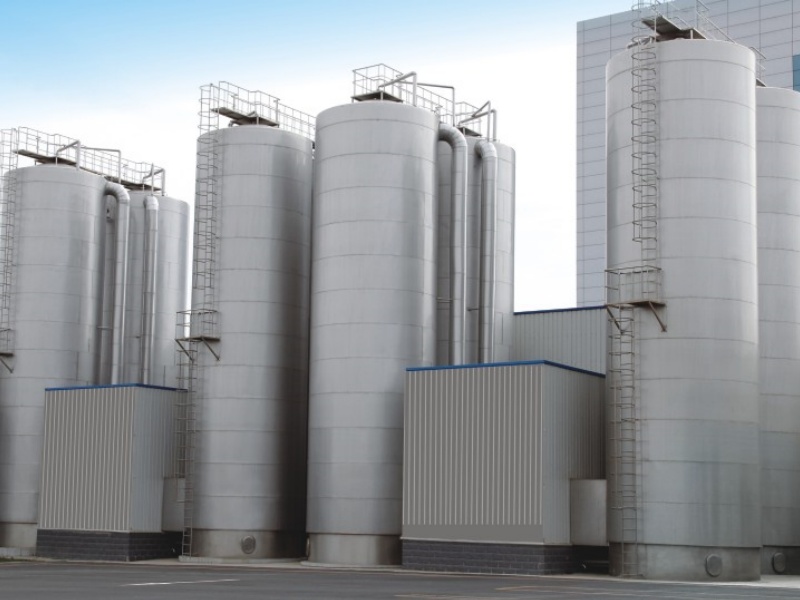 Sistema de recolección de leche fresca, enfriamiento y almacenamiento